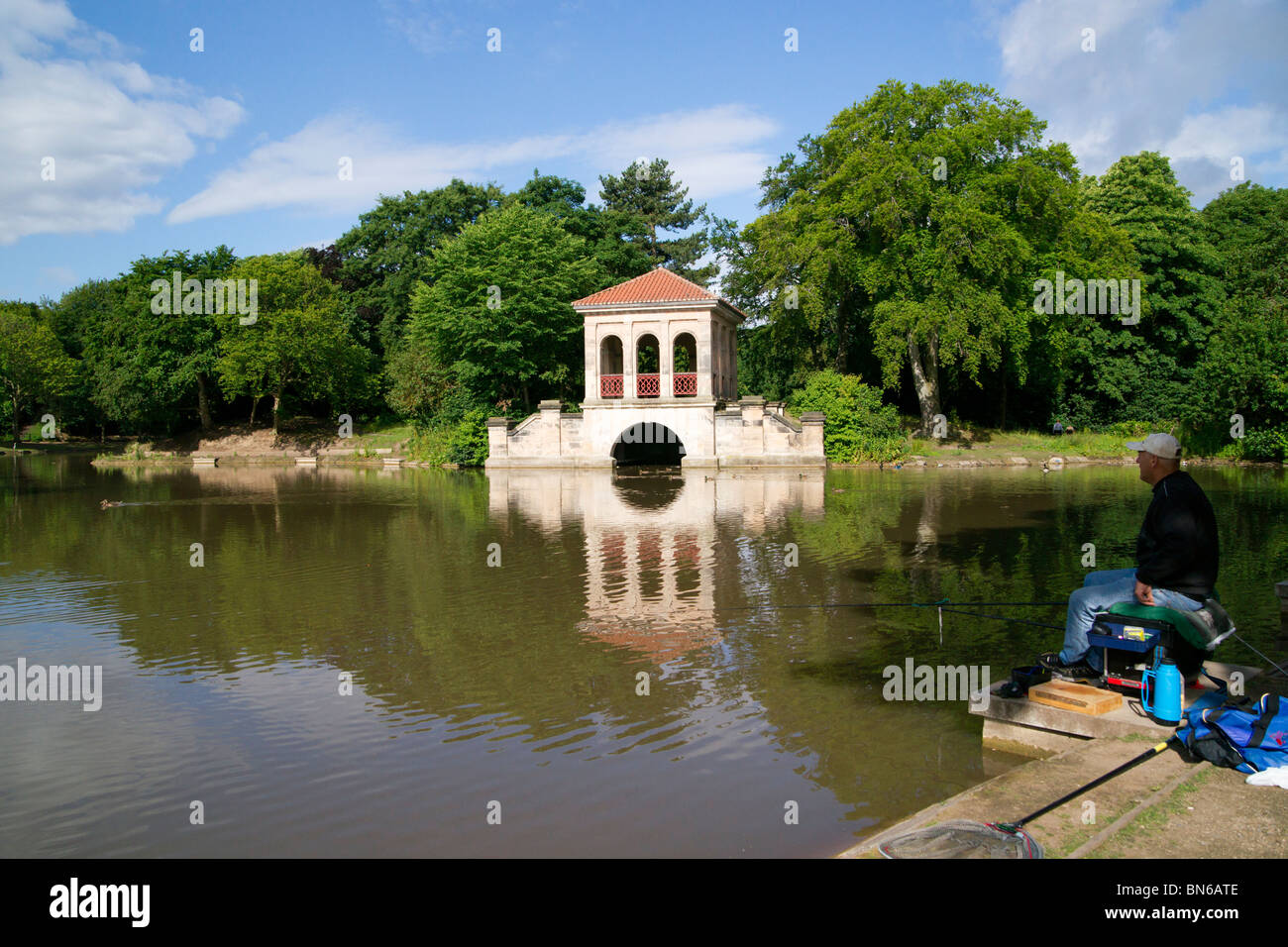 Birkenhead Park est un parc public dans le centre de Birkenhead, sur la Péninsule de Wirral, L'Angleterre. Il a été conçu par Joseph Paxton Banque D'Images