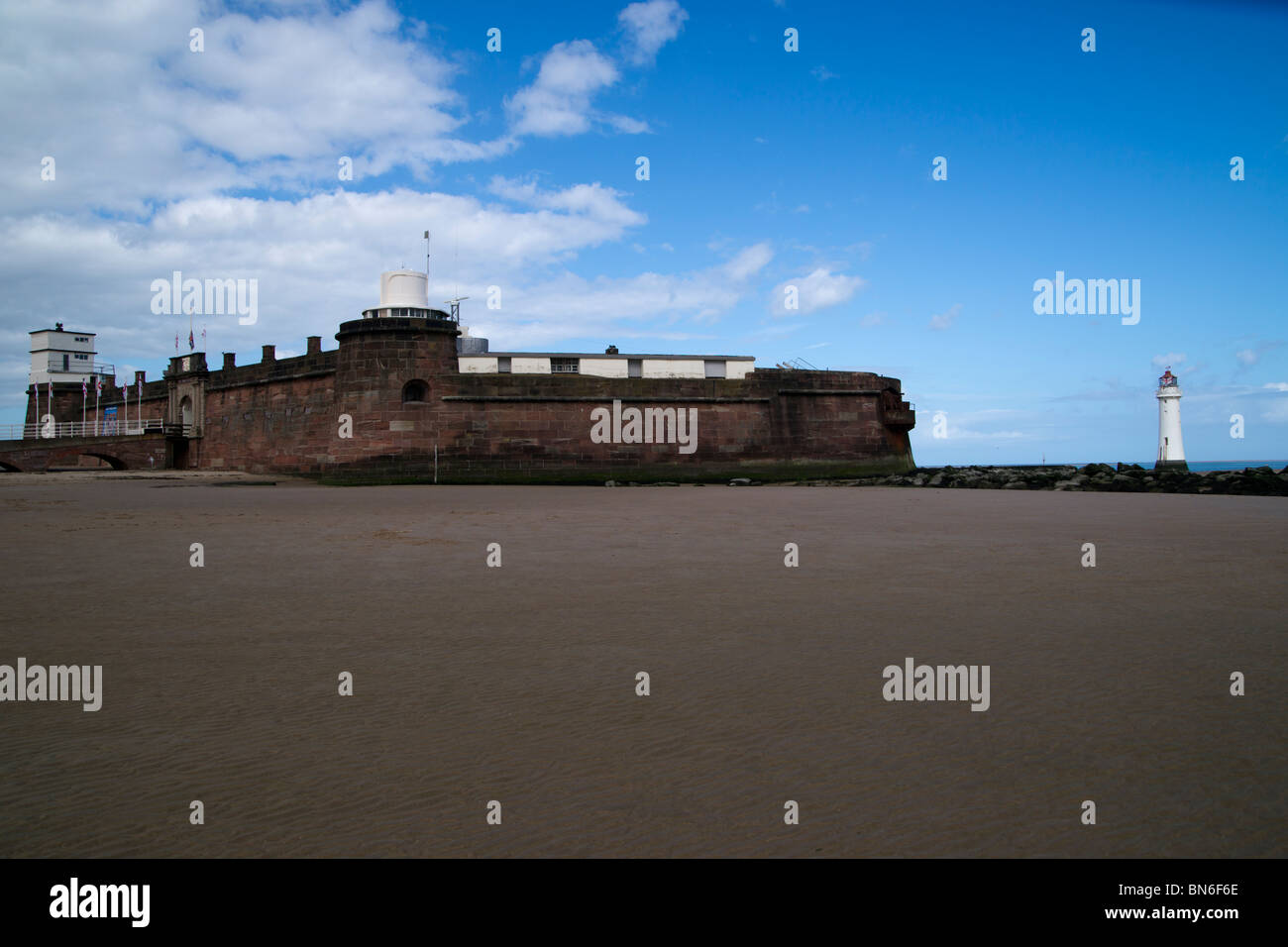 New Brighton, sur la côte de Wirral un populaire sea side resort à Wallasey depuis l'époque victorienne. Maintenant à la régénération (2010) Banque D'Images