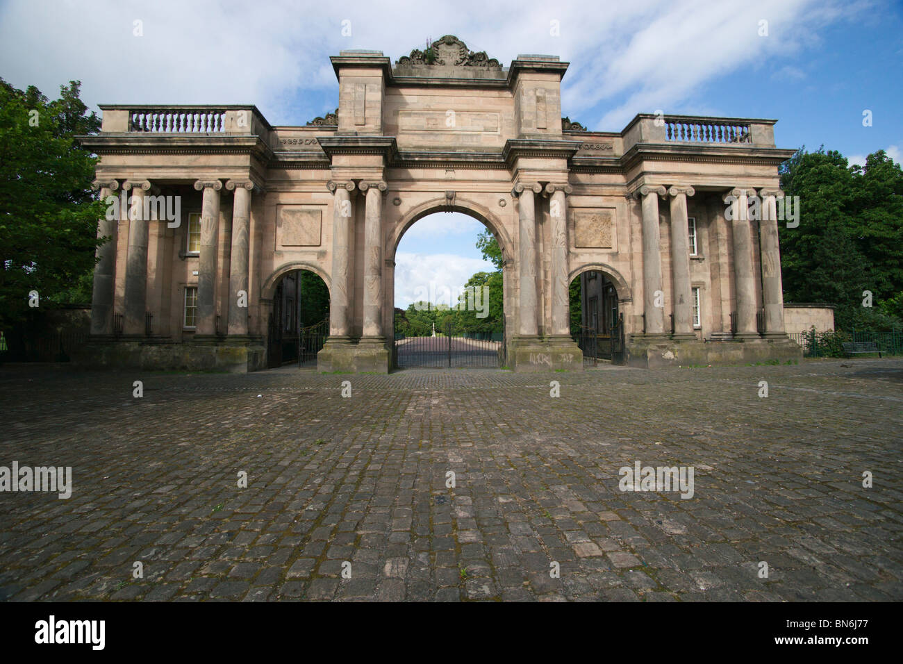 Birkenhead Park est un parc public dans le centre de Birkenhead, sur la Péninsule de Wirral, L'Angleterre. Il a été conçu par Joseph Paxton Banque D'Images