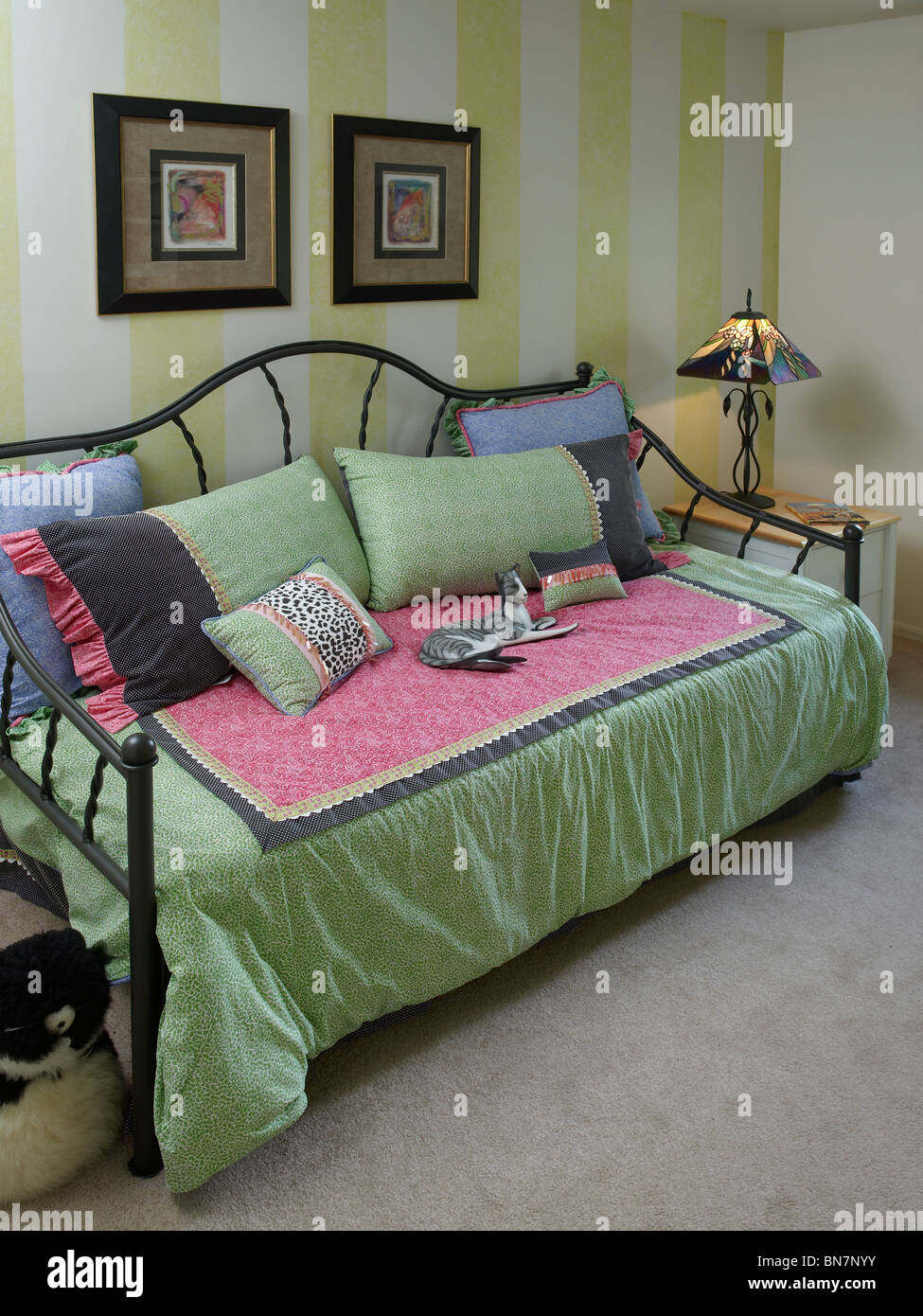 Banquette-lit canapé-lit dans la chambre, New York, USA Banque D'Images