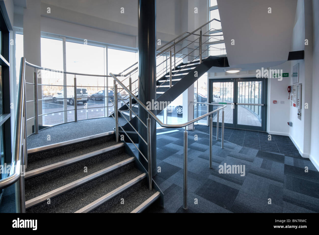 En cas d'escalier Ray Marine office building à Cosham, Portsmouth Banque D'Images