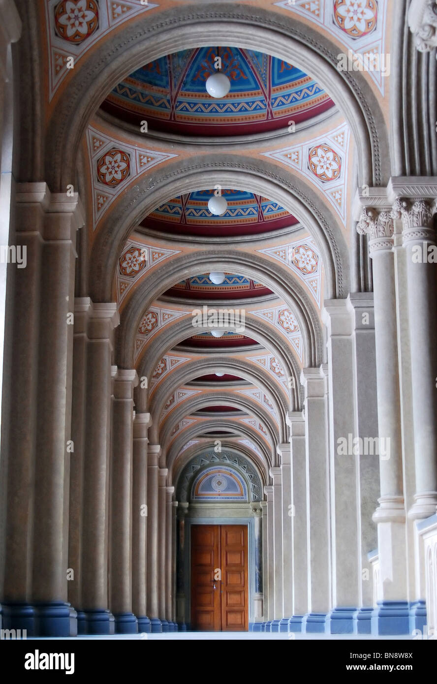 L'arche de l'université de Chernivtsi Banque D'Images