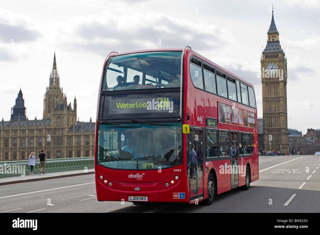 Bus de Londres, Westminster Bridge, Londres, Dimanche, Avril 11, 2010. Banque D'Images