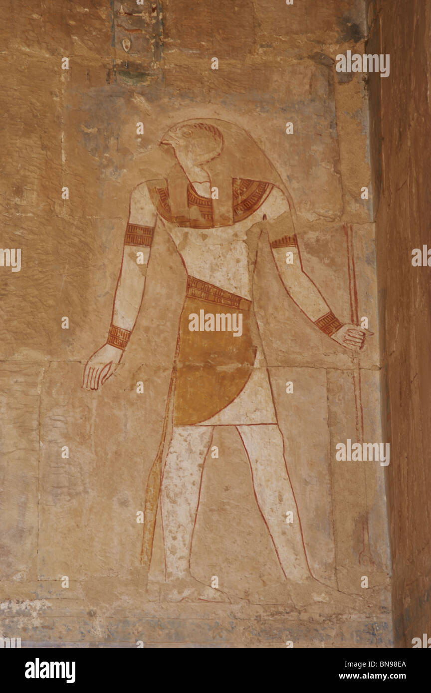 Horus. Le soulagement. Temple d'Hatchepsout. Nouveau Royaume. Dix-huitième dynastie. L'Égypte. Banque D'Images