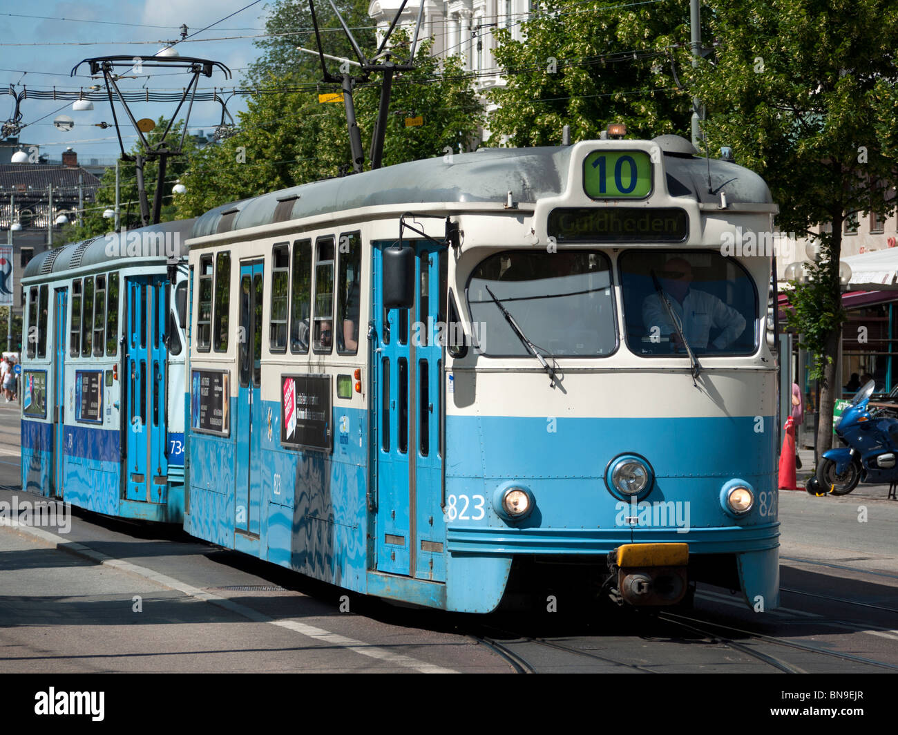 Vue sur le vieux tram dans les rues de Göteborg en Suède, Scandinavie Banque D'Images