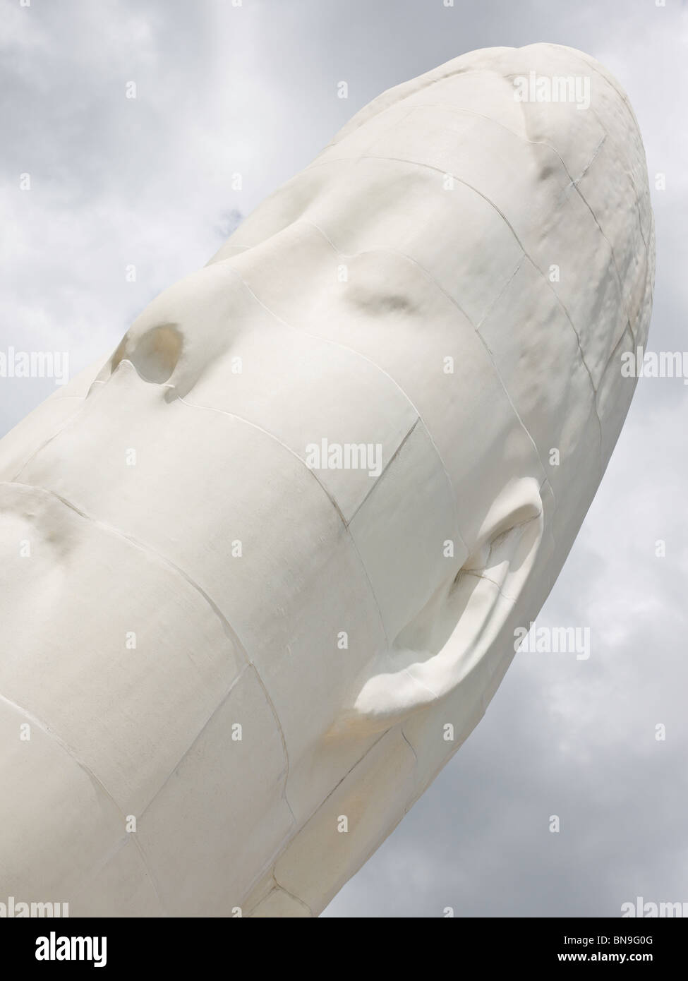 Rêve, une sculpture de 20m de haut, situé sur un ancien site de la mine à Sutton Manor St Helens. Il prend la forme d'une tête de filles. Banque D'Images