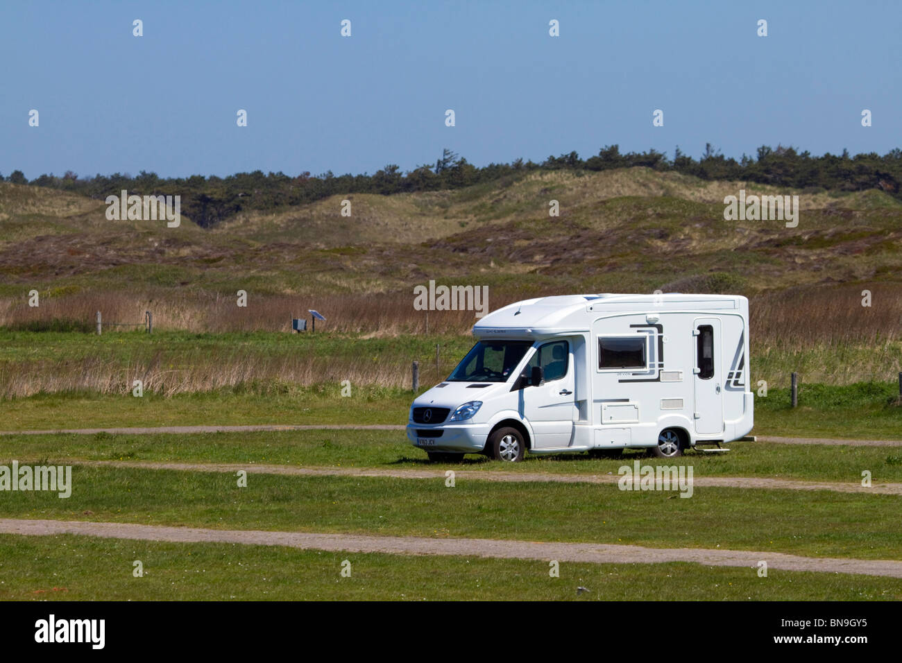 Le camping-car garé à Jan Ayeslag ; Texel, Pays-Bas camping-van appartient  au photographe Photo Stock - Alamy