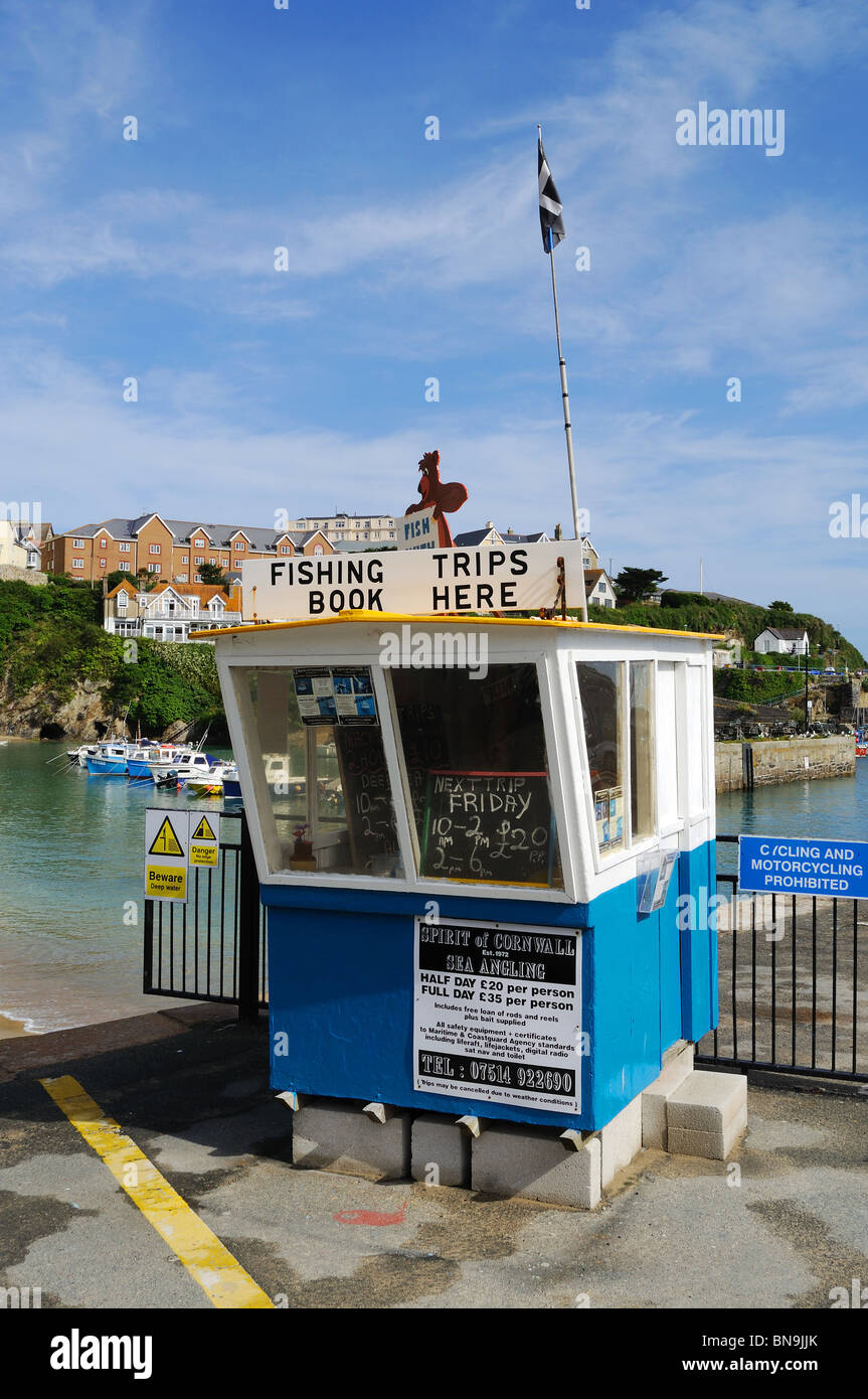 Le bureau de réservation pour les voyages de pêche au port de Newquay, Cornwall, uk Banque D'Images