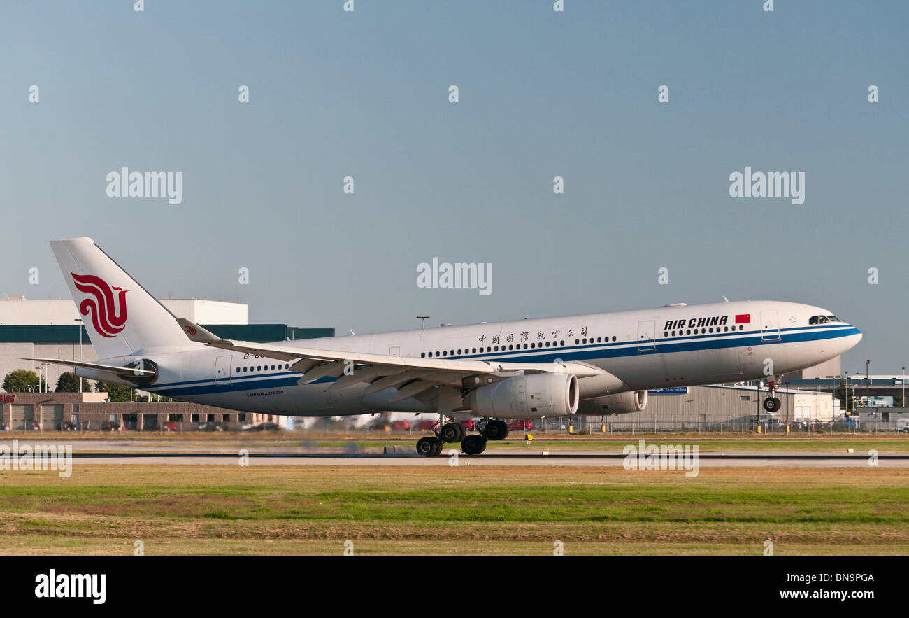 Un Airbus A330-200 Air France avion de ligne commerciale à l'atterrissage à l'aéroport international de Vancouver , Canada. Banque D'Images