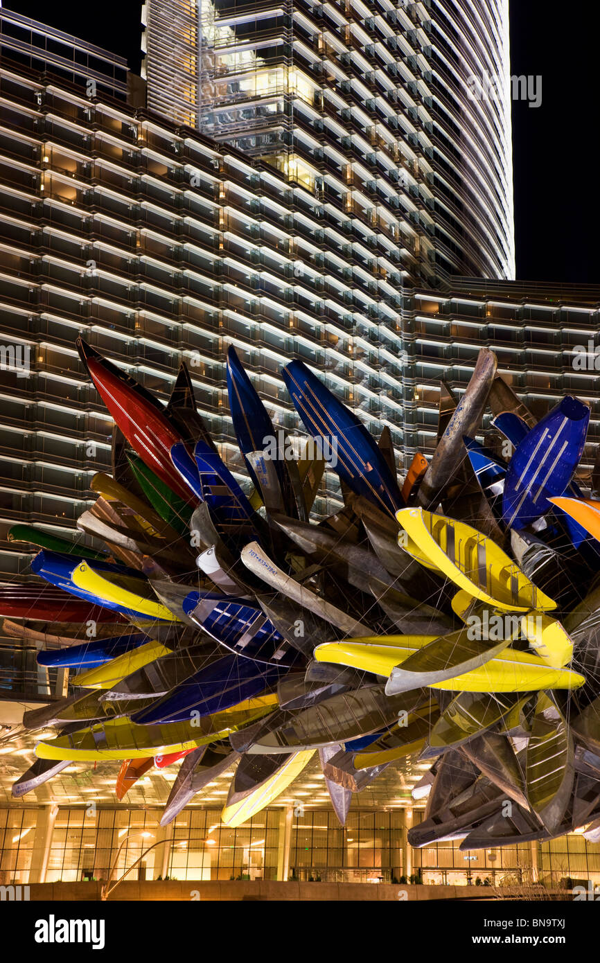 Canoe statue en face de l'Aria Hotel and Casino, Centre-ville, Las Vegas, Nevada. Banque D'Images