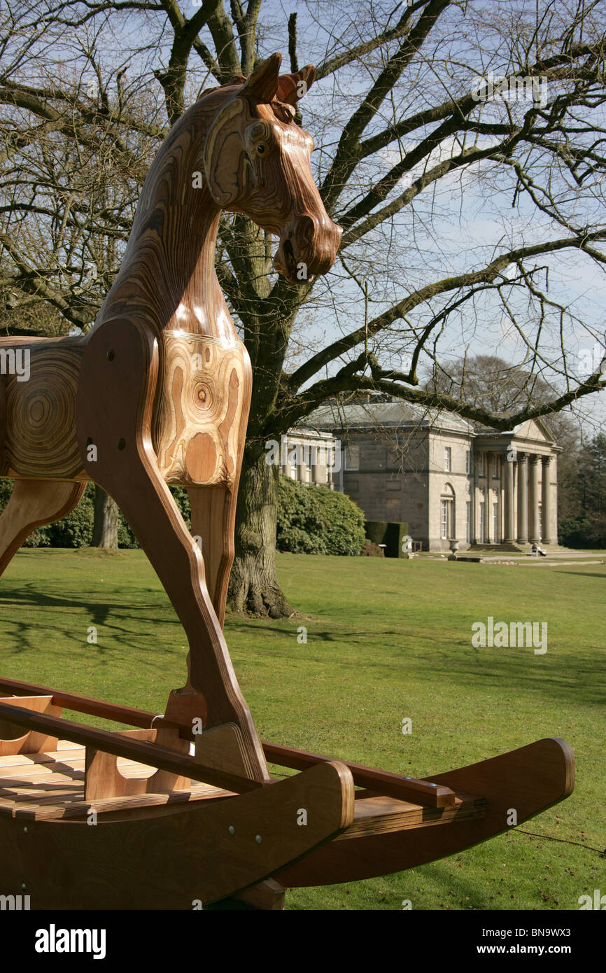 Succession de Tatton Park, Angleterre. Partie de Tatton Park art Biennale célébration est la Marcia Farquhar 'Horse est un noble animal'. Banque D'Images