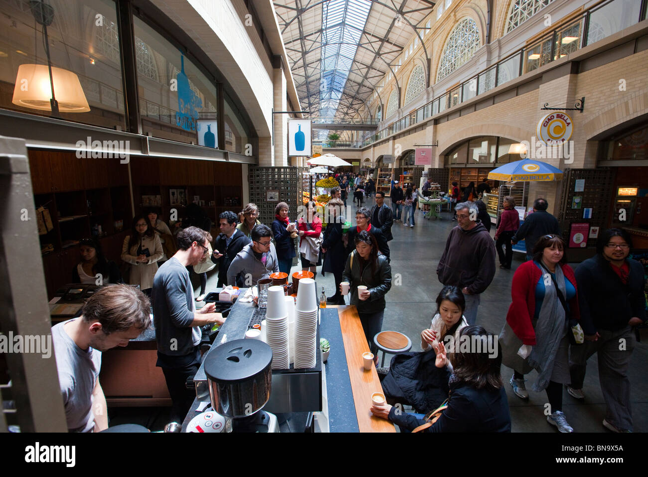 Bouteille Bleue Café-restaurant dans le Ferry Building à San Francisco, CA Banque D'Images