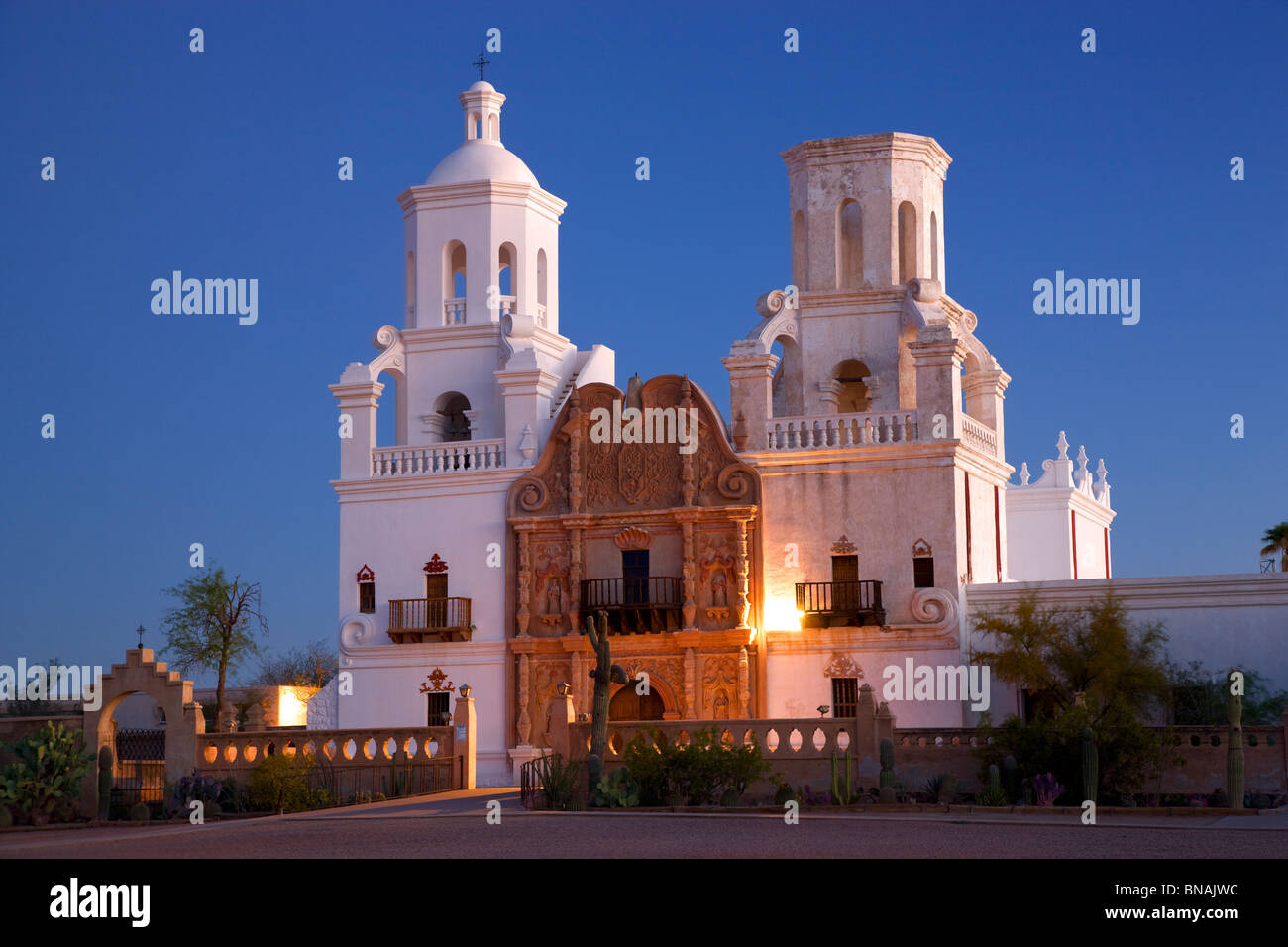 Mission San Xavier del Bac, (Colombe blanche du désert) Tucson (Arizona). Banque D'Images