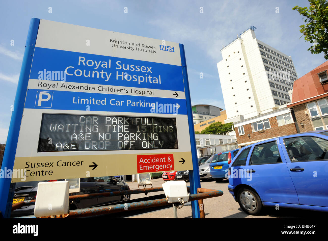 Un parking signe complet au Royal Sussex County Hospital à Brighton Banque D'Images