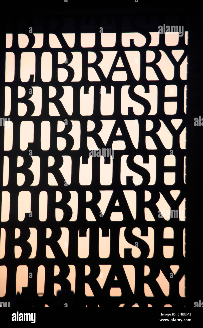 British Library gateway signer au coucher du soleil London England UK Banque D'Images