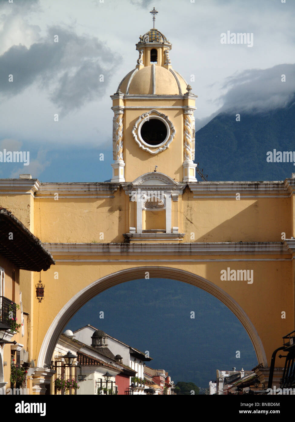 El Arco de Santa Catalina dans la Calle del Arco en Antigua près de Guatemala City au Guatemala Banque D'Images