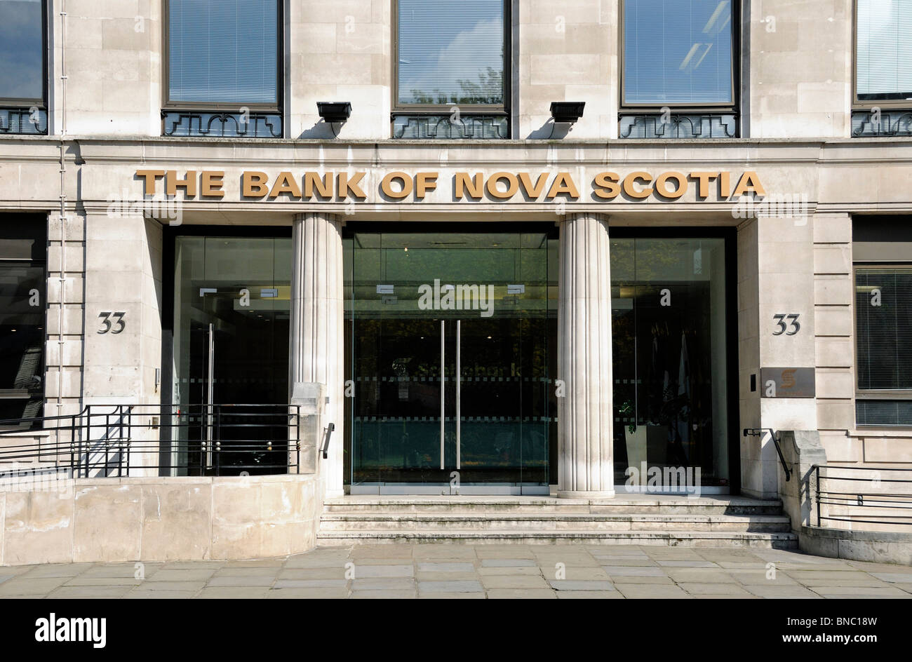 La Banque de Nouvelle-Écosse, Finsbury Square, Islington, London, England, UK Banque D'Images La Banque de Nouvelle-Écosse, Finsbury Square, Islington, London, England, UK Banque D'Images