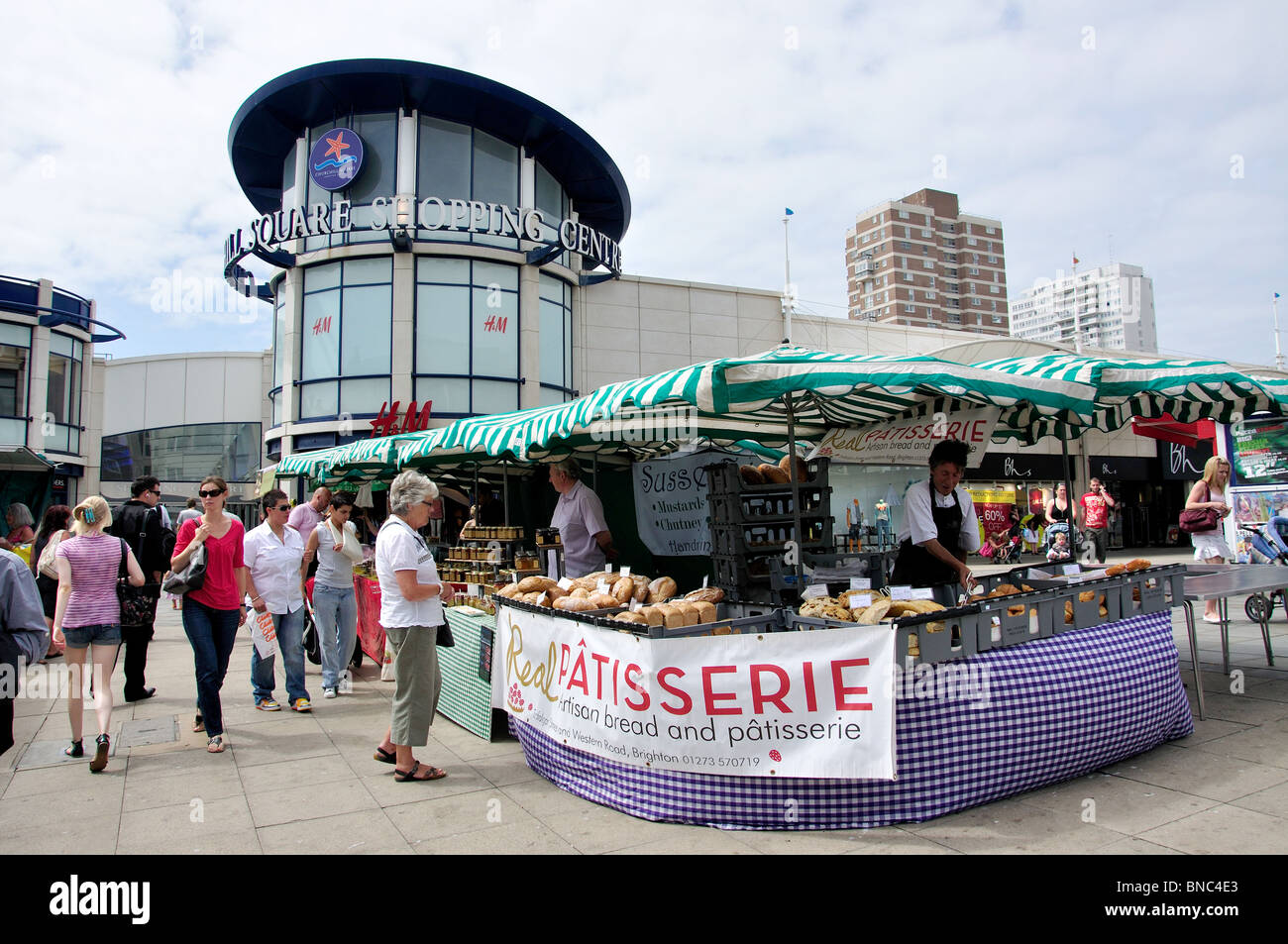 Marché alimentaire extérieur Churchill Square, Brighton, East Sussex, Angleterre, Royaume-Uni Banque D'Images