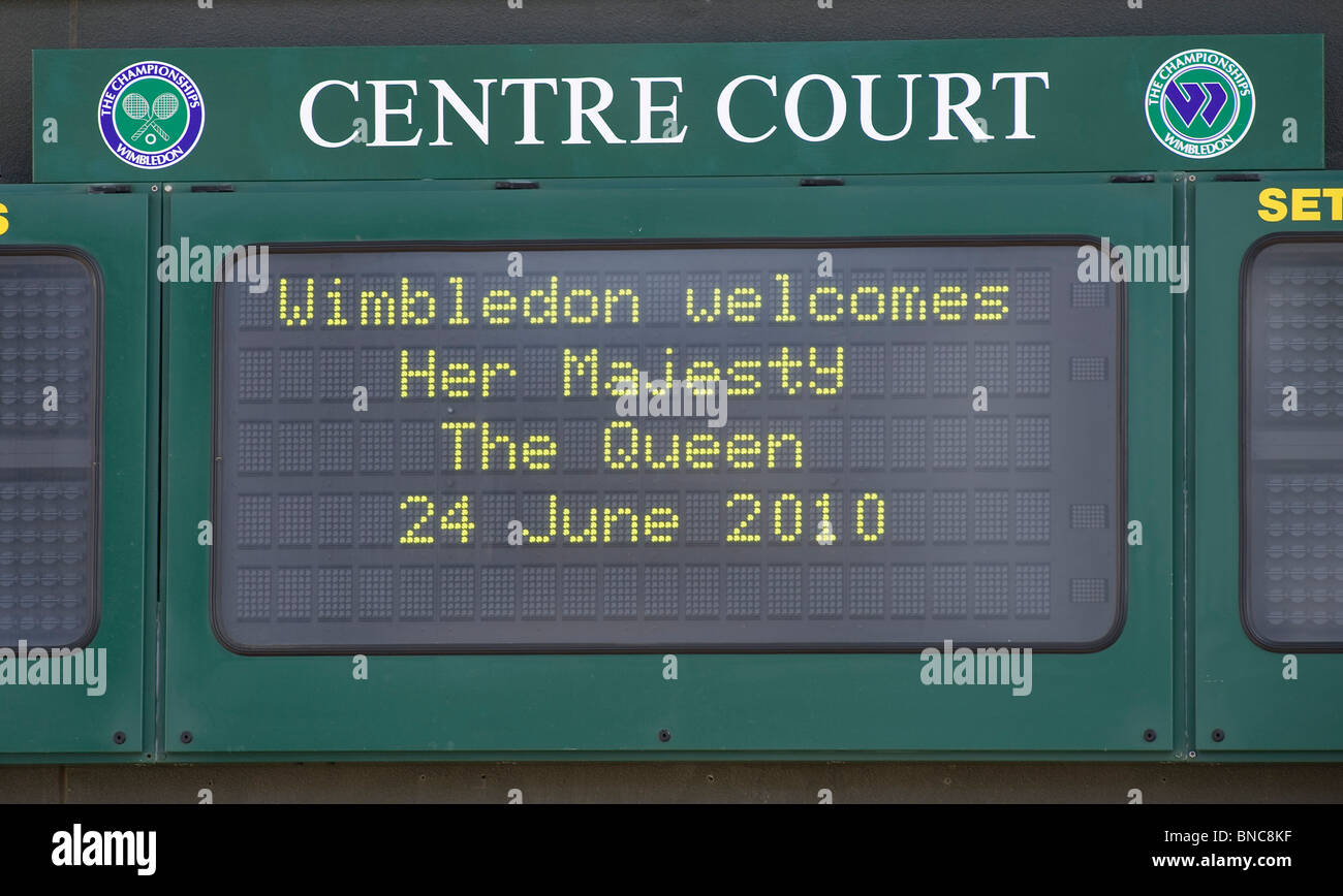 La Reine est accueilli dans les tableaux au cours de la Tennis de Wimbledon 2010 Banque D'Images