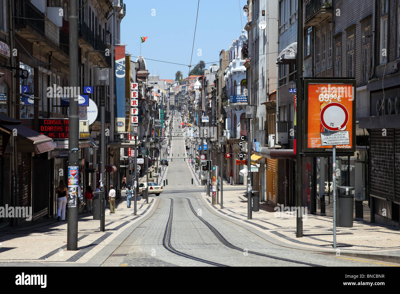 Rue "Rua de Santa Catarina" dans la vieille ville de Porto, Portugal Banque D'Images