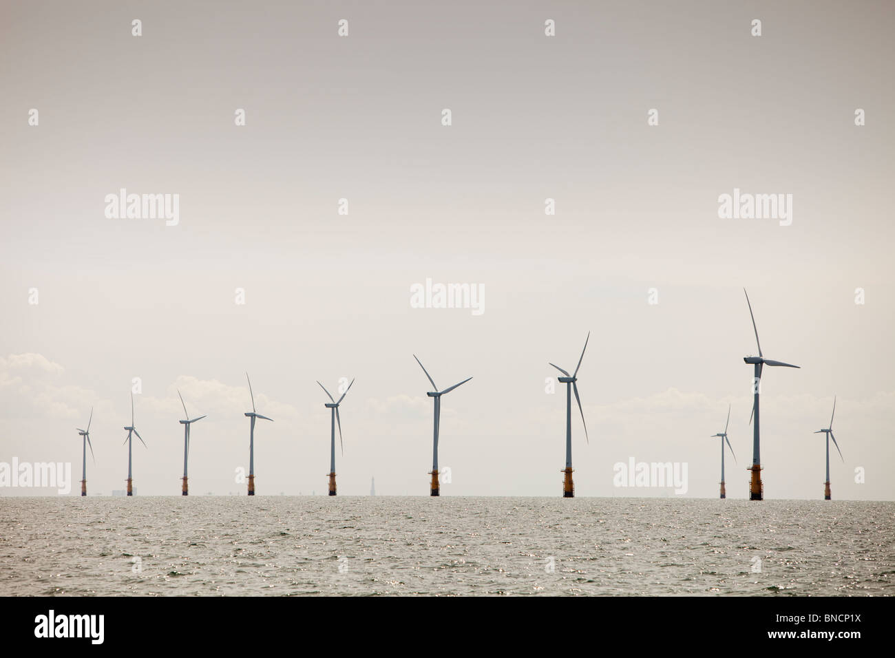 Éoliennes au large de l'île de Walney, Barrow in Furness, Cumbria, Royaume-Uni. Banque D'Images
