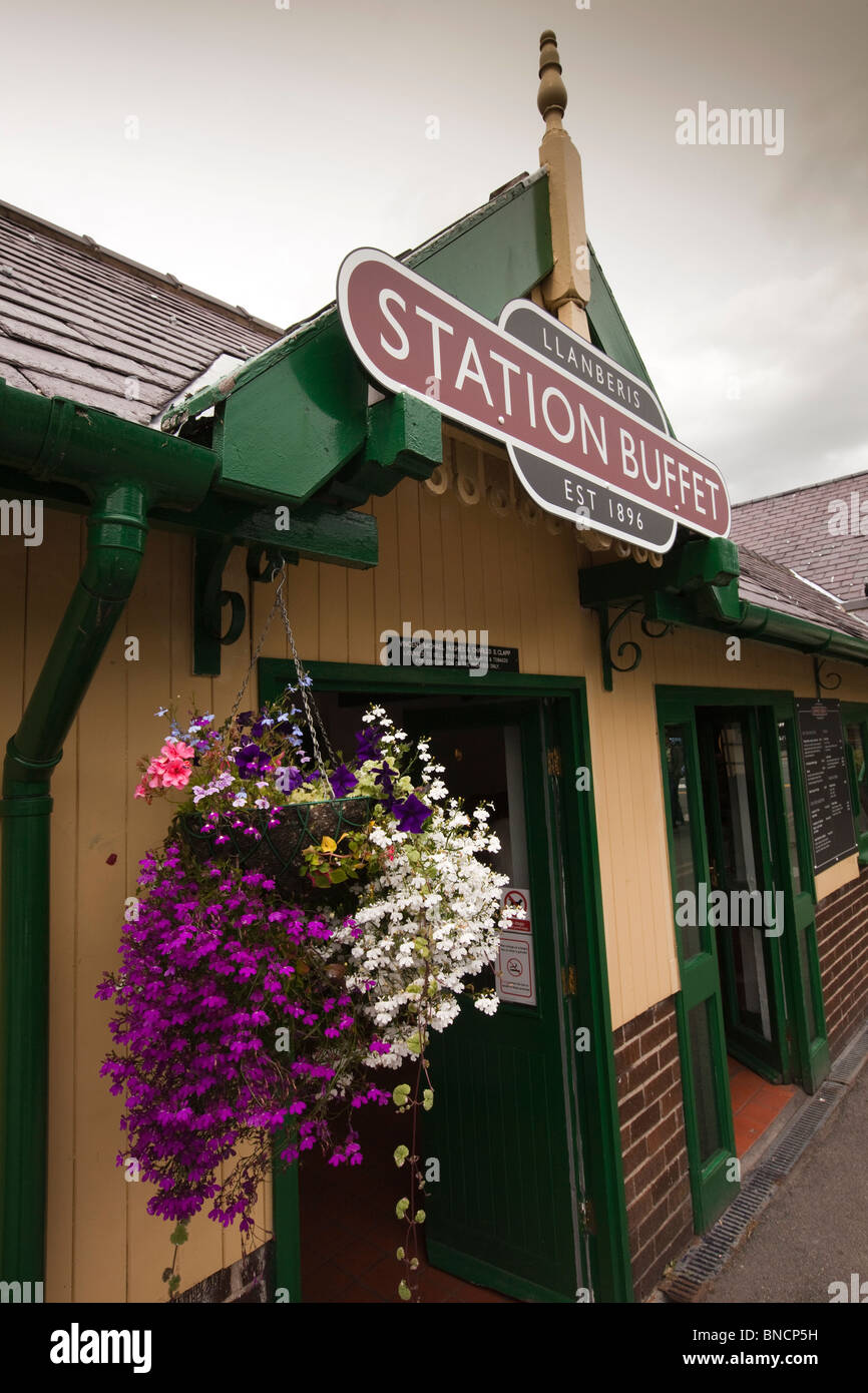 Royaume-uni, Pays de Galles, Snowdonia, Llanberis, Snowdon Mountain Railway Station, suspension à l'extérieur du buffet Banque D'Images