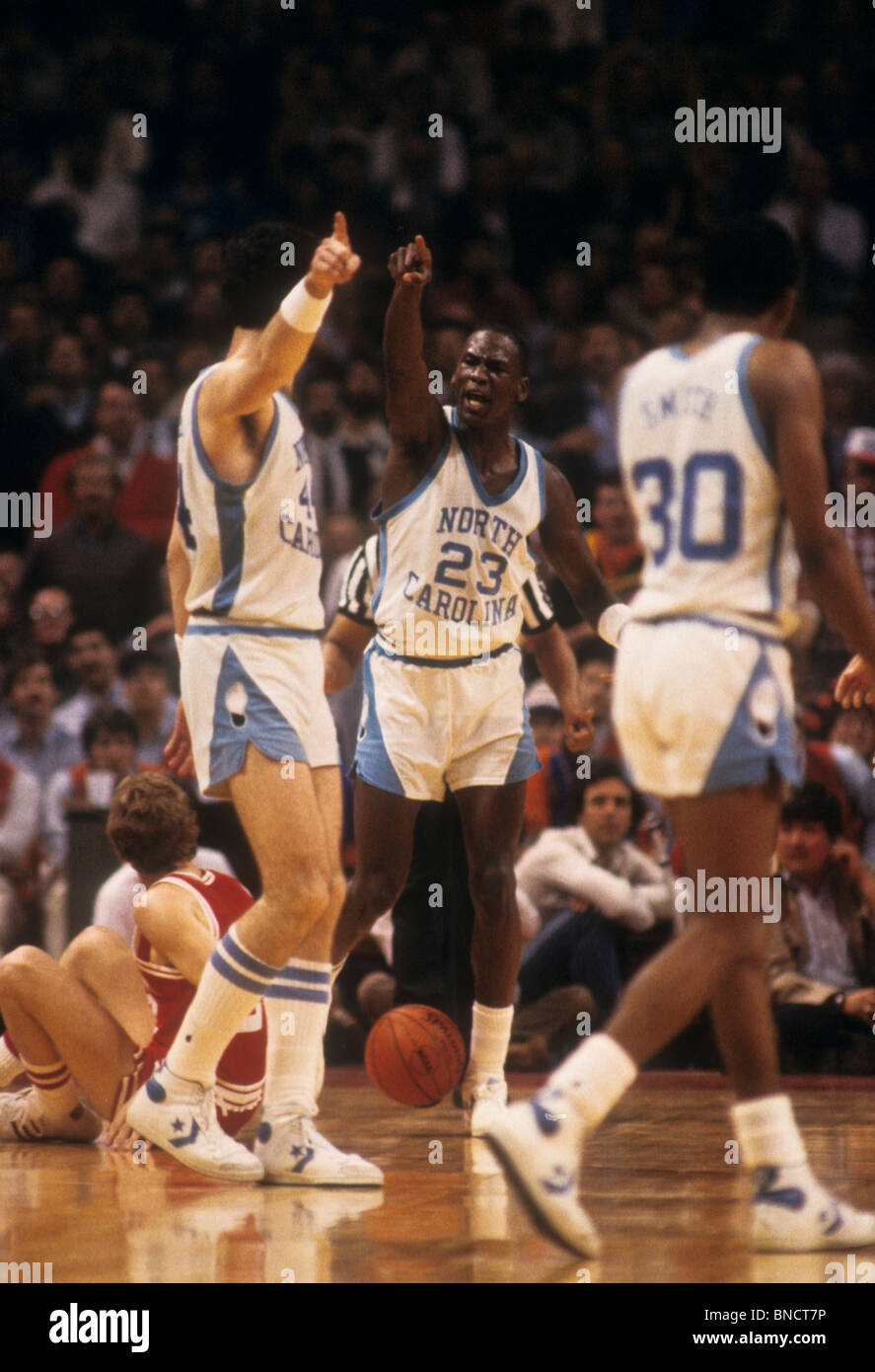 Michael Jordan jouant pour la Caroline du Nord en 1984. Banque D'Images