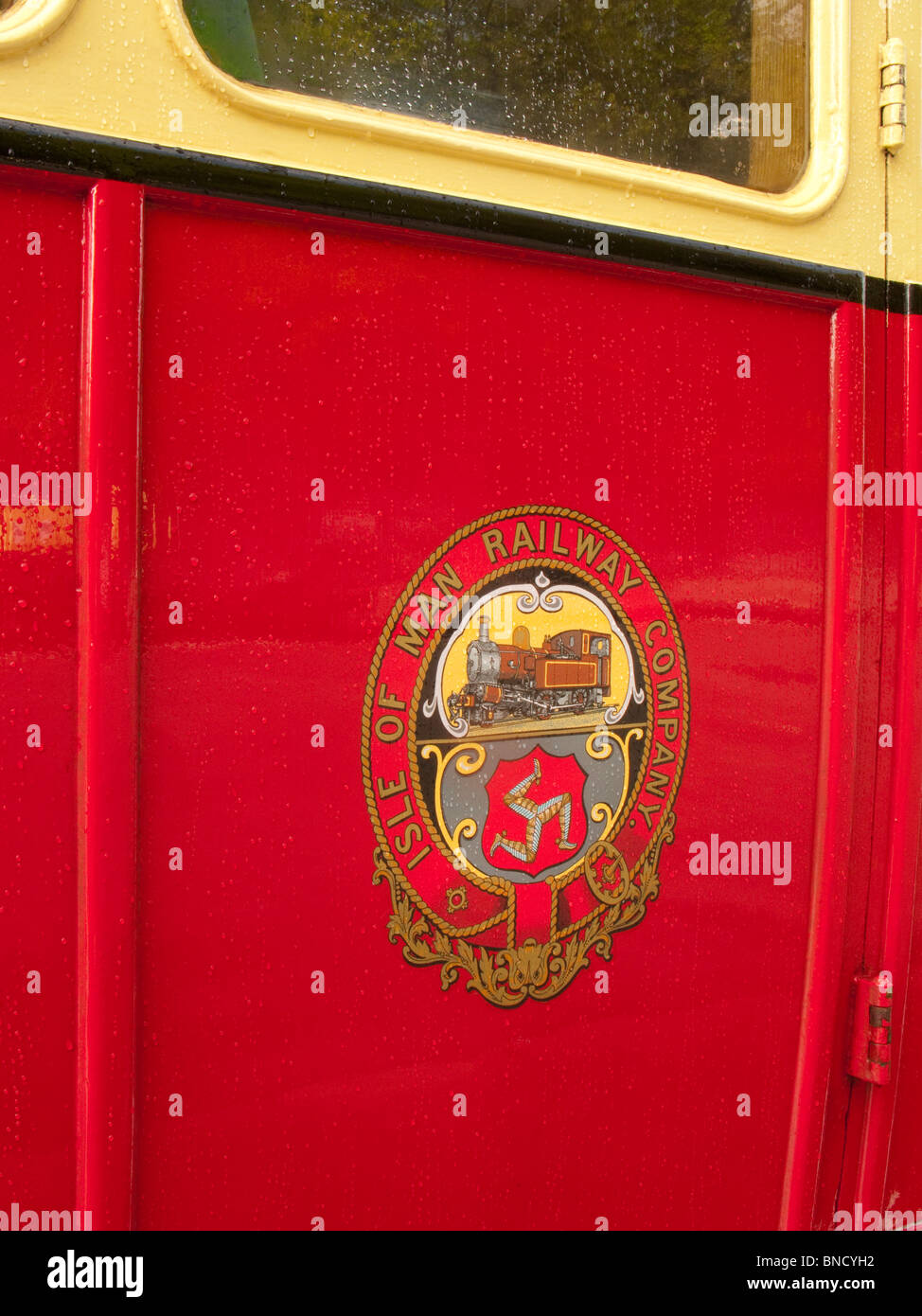 Close up d'insignes sur steam railway carriage, Île de Man Banque D'Images
