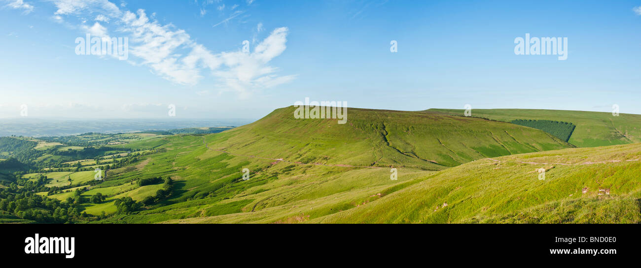 Vue de l'Twmpa vers Hay Bluff, les Black Mountains, parc national de Brecon Beacons, le Pays de Galles Banque D'Images
