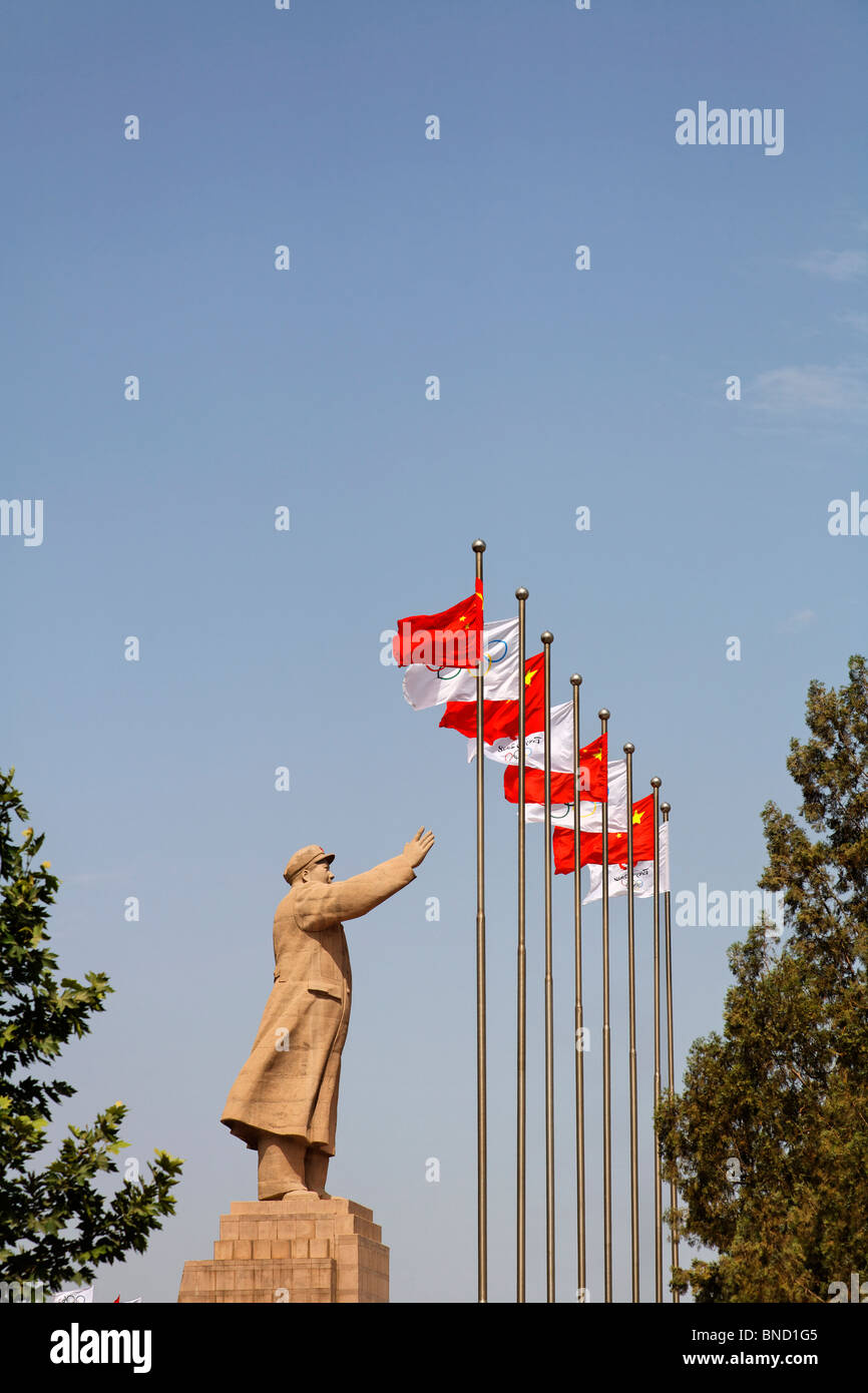 Statue de Mao Zedung, la Place du Peuple, Kashgar, Province du Xinjiang, Chine Banque D'Images