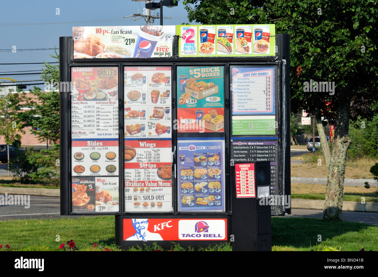 Drive-in au menu KFC et Taco Bell Fast Food Restaurant usa Banque D'Images