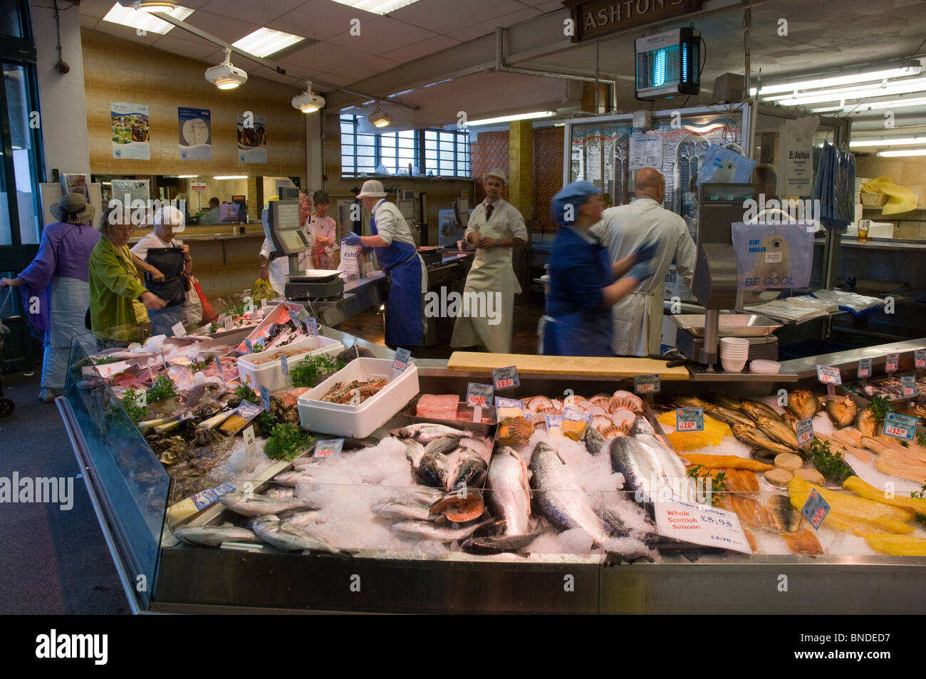 Ashton's Fish Shop, marché de Cardiff, Cardiff, Pays de Galles, Royaume-Uni, Europe Banque D'Images