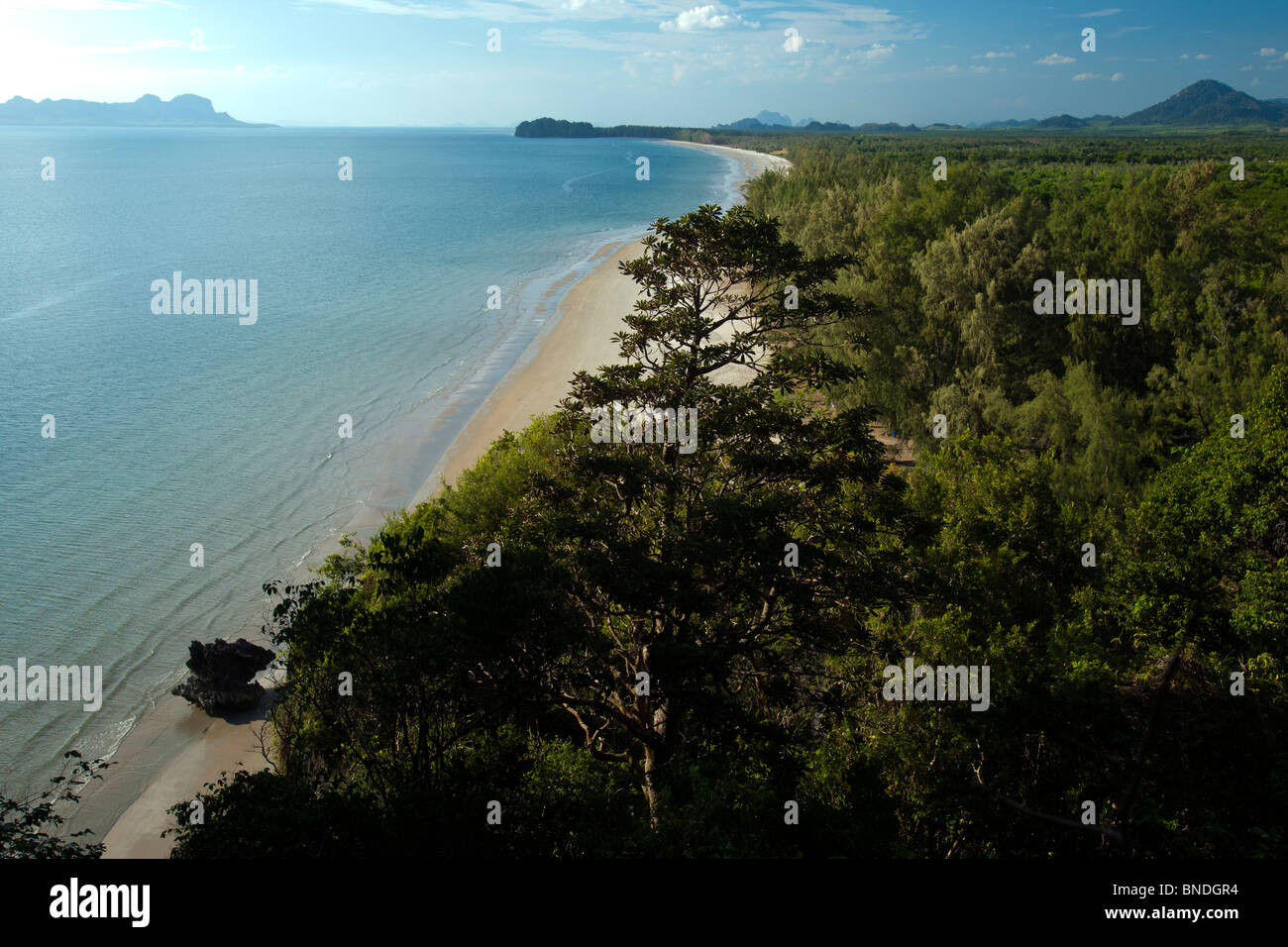 Vue de la plage Long, Trang Thaïlande. Banque D'Images