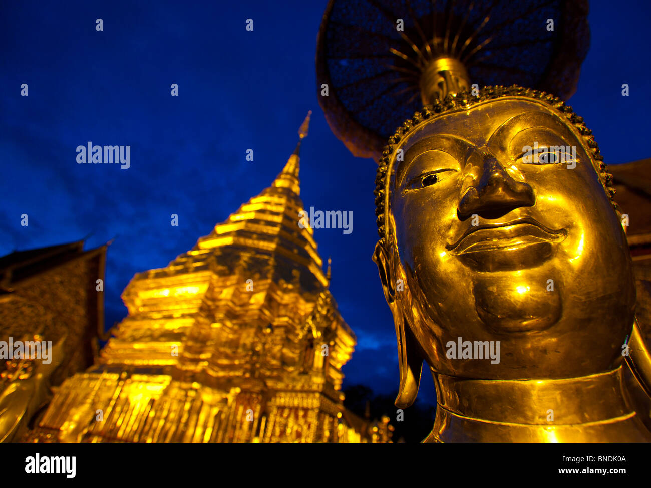 L'image de Bouddha du Wat Phra That Doi Suthep, Chiang Mai, Thaïlande. Banque D'Images