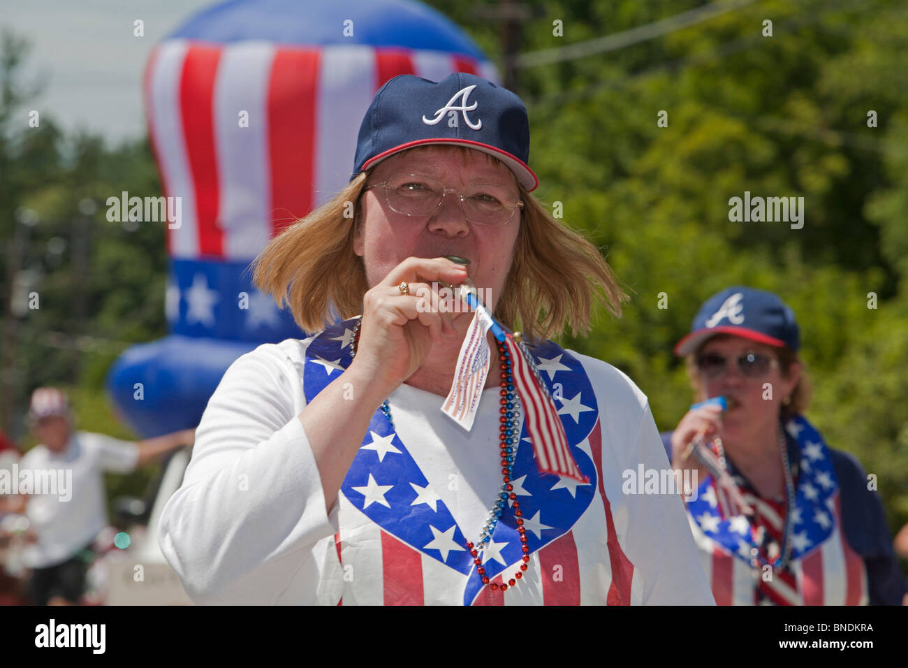 Amherst, New Hampshire - UN kazoo de parades dans le défilé le 4 juillet dans une petite ville de la Nouvelle-Angleterre. Banque D'Images