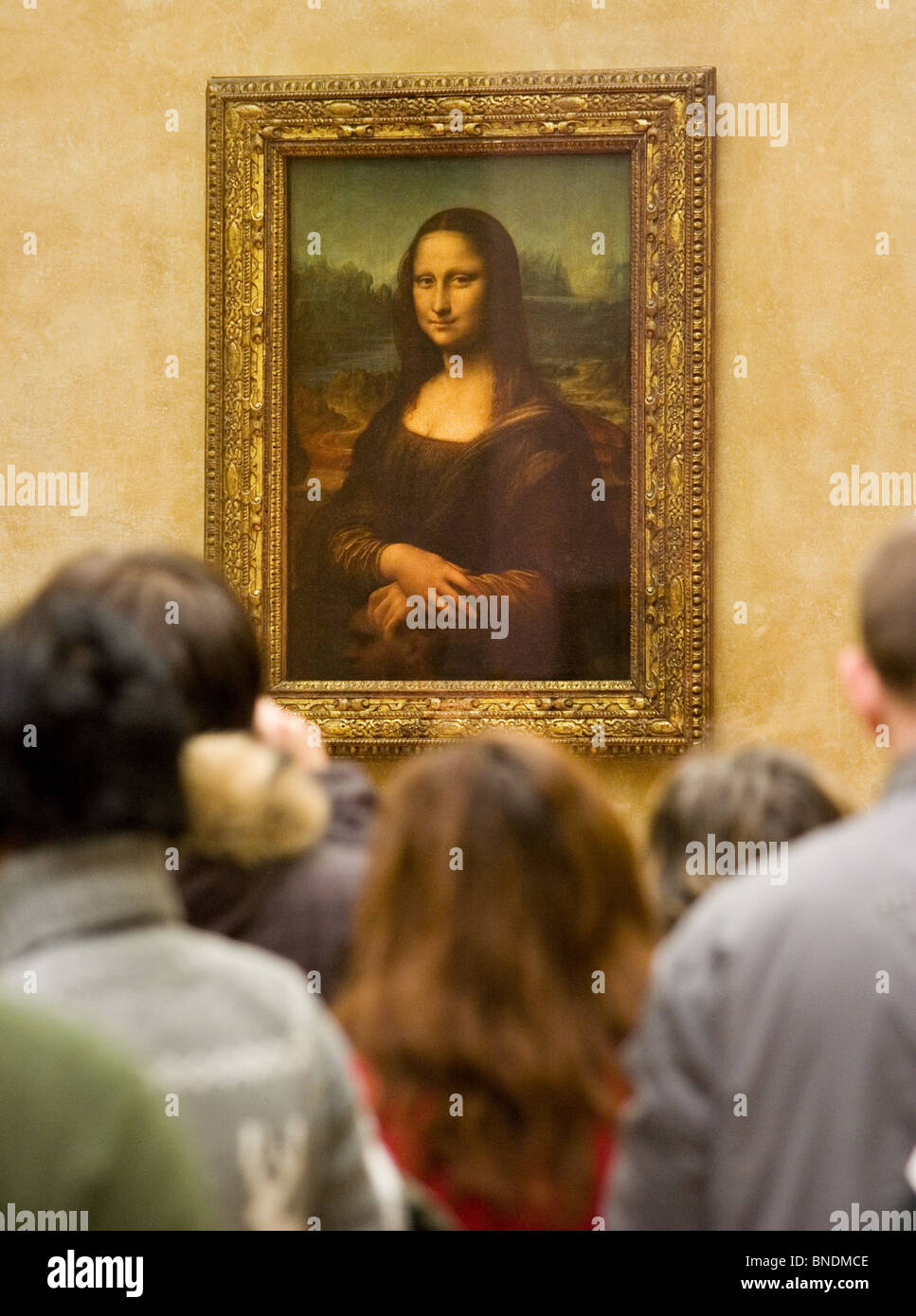 Des foules de gens autour de la célèbre peinture de la Joconde au musée du Louvre, Paris, France Banque D'Images