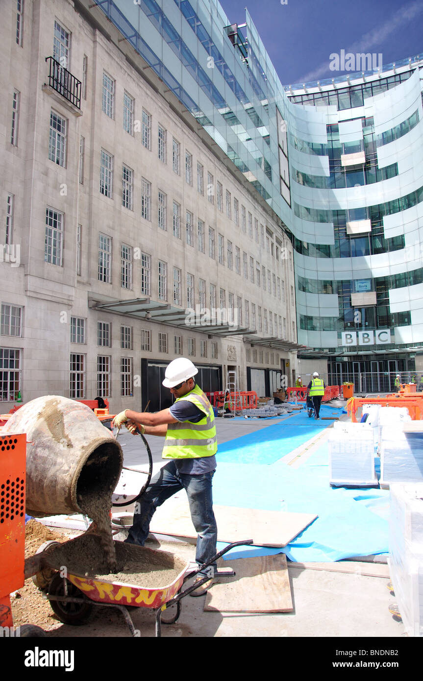 Les travailleurs de la construction, BBC Aile Egton, Regent Street, City of Westminster, London, England, United Kingdom Banque D'Images