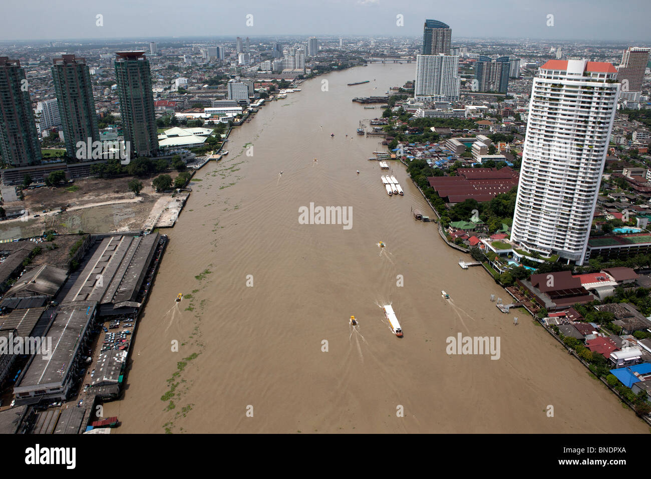 Vue aérienne de la rivière Chao Phraya, Bangkok, Thaïlande. Banque D'Images