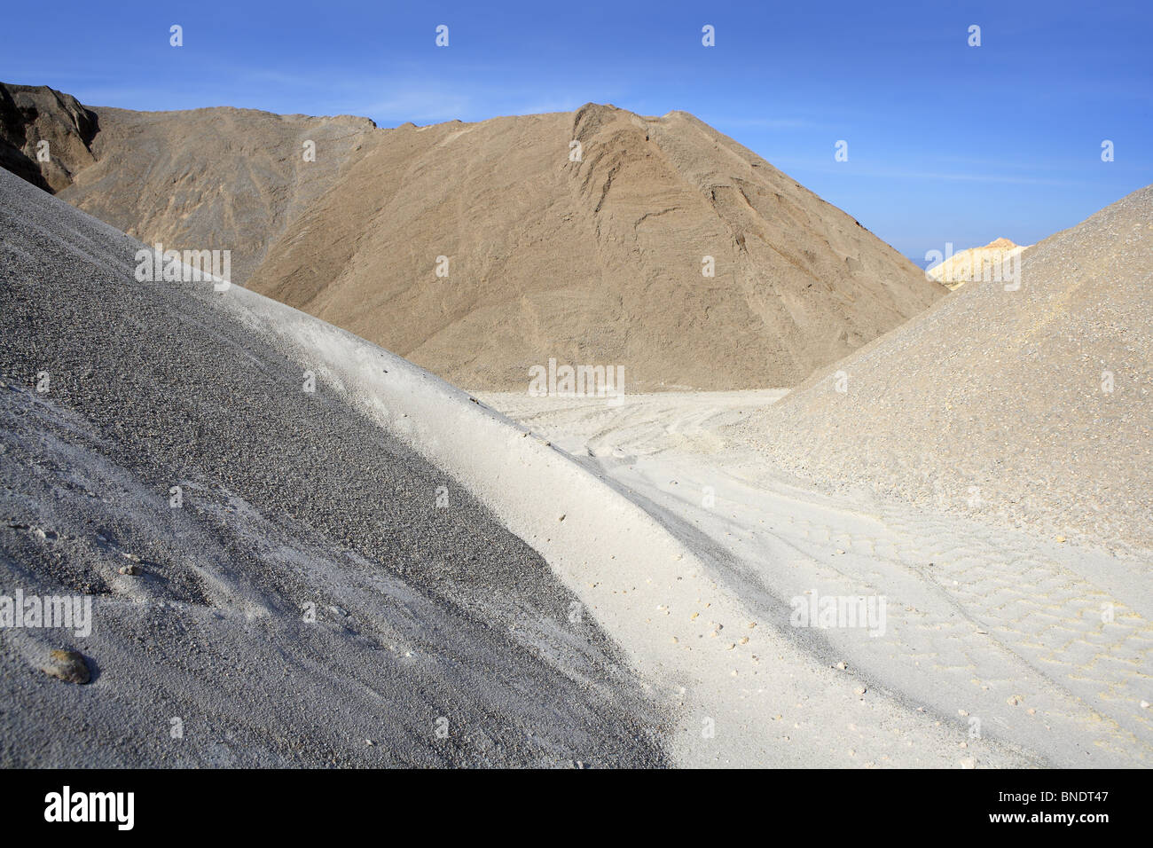 Carrière de sable de construction colorés mound variété sands Banque D'Images