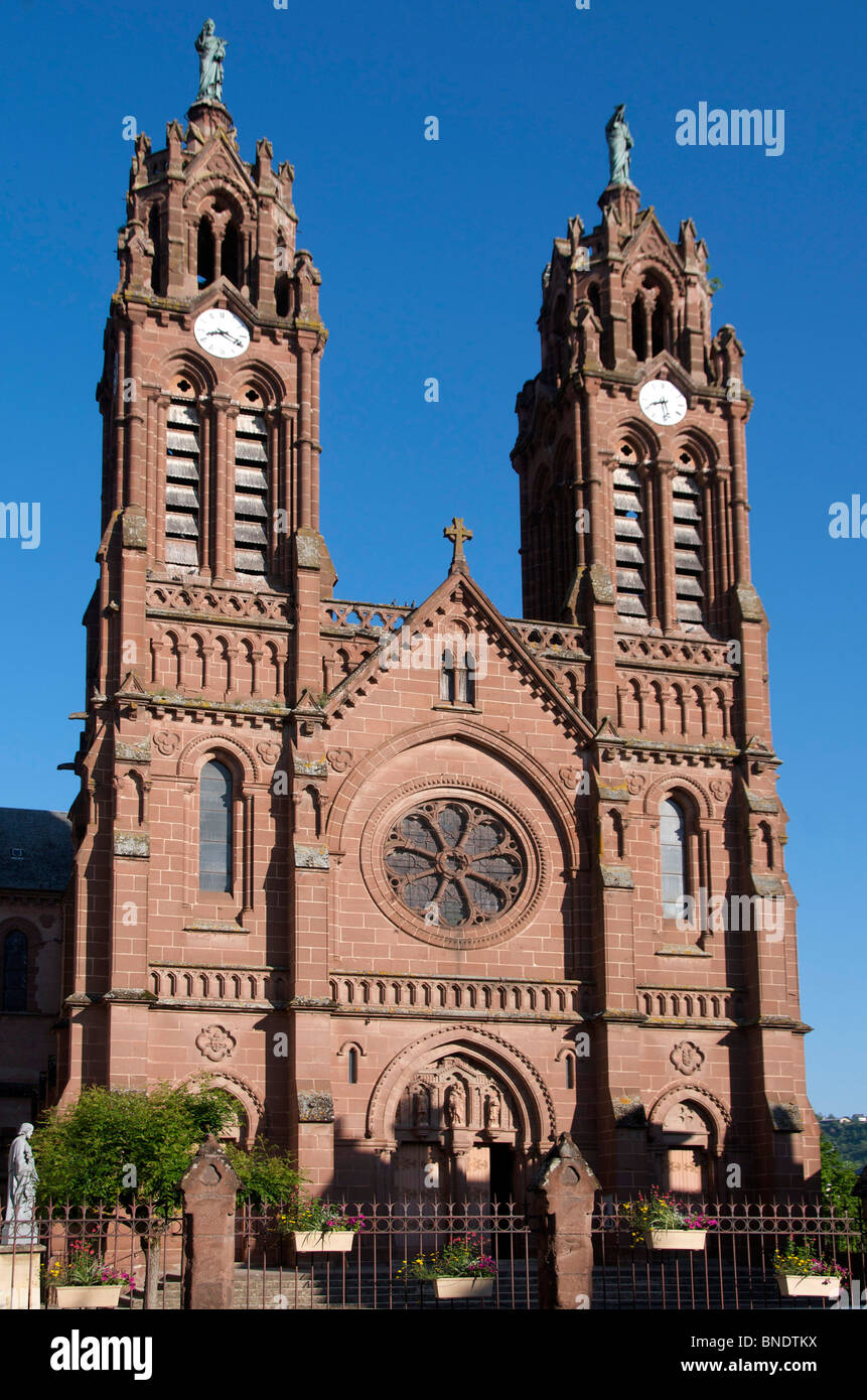 L'Église à la ville d'Espalion, Aveyron, Midi-Pyrénées, France, Europe Banque D'Images