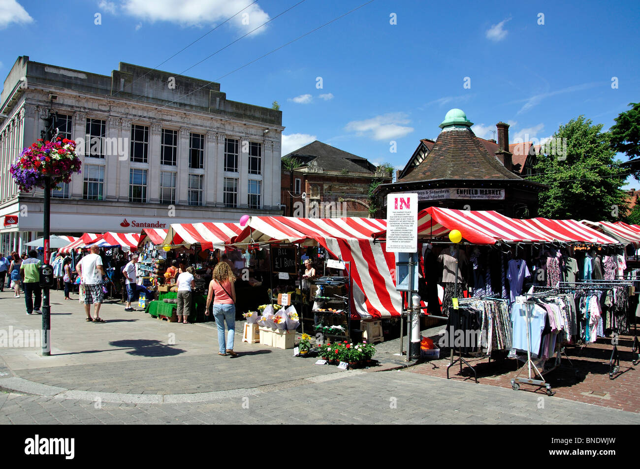 Marché d'Enfield, Place du marché, Enfield Town, London Borough of Enfield, Greater London, Angleterre, Royaume-Uni Banque D'Images