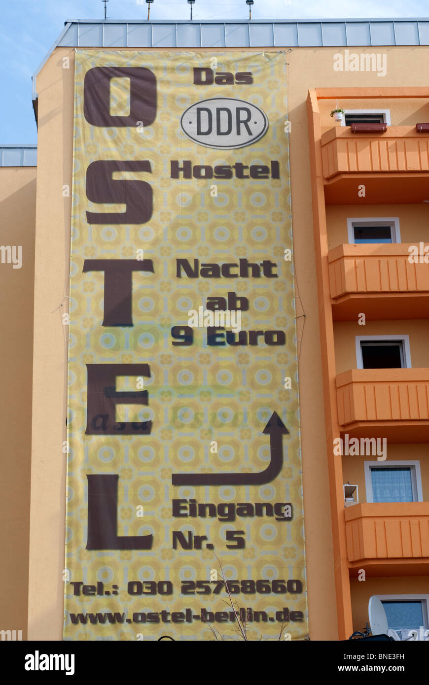 Hôtel à thème de l'Allemagne de l'est appelé Ostel à Friedrichshain à Berlin Allemagne Banque D'Images