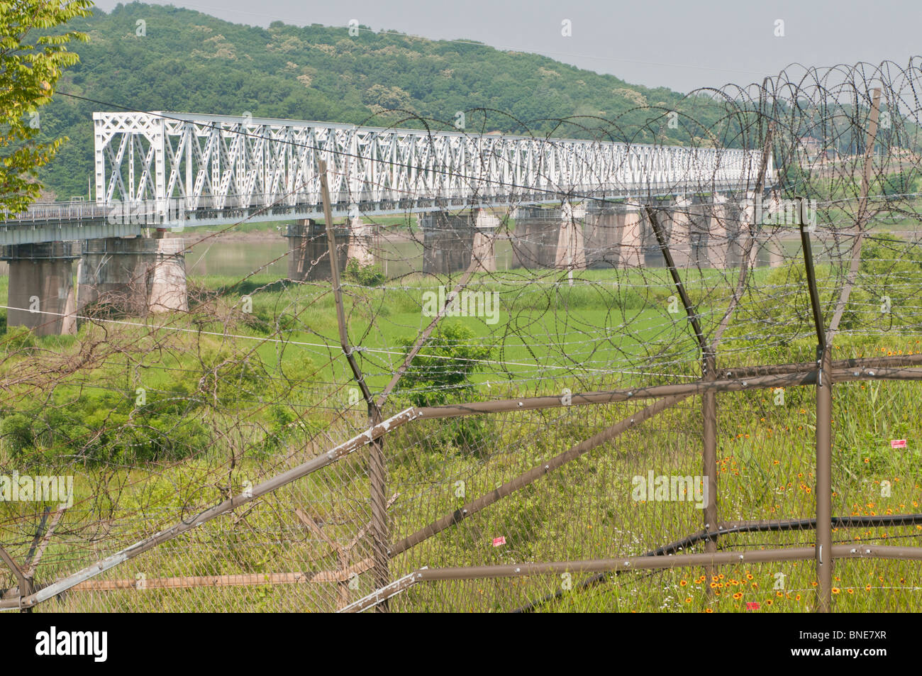 Pont de la liberté et de la DMZ clôture, zone démilitarisée (DMZ) entre la Corée du Nord et du Sud, l'Imjingak, Corée du Sud Banque D'Images