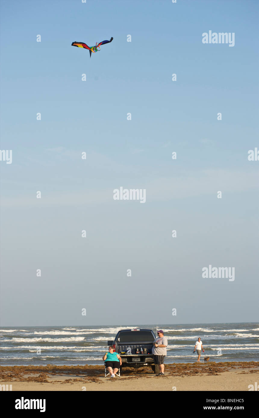 Du vrai couple having fun On The Beach Galveston, Texas, en Amérique du Nord, Etats-Unis Banque D'Images