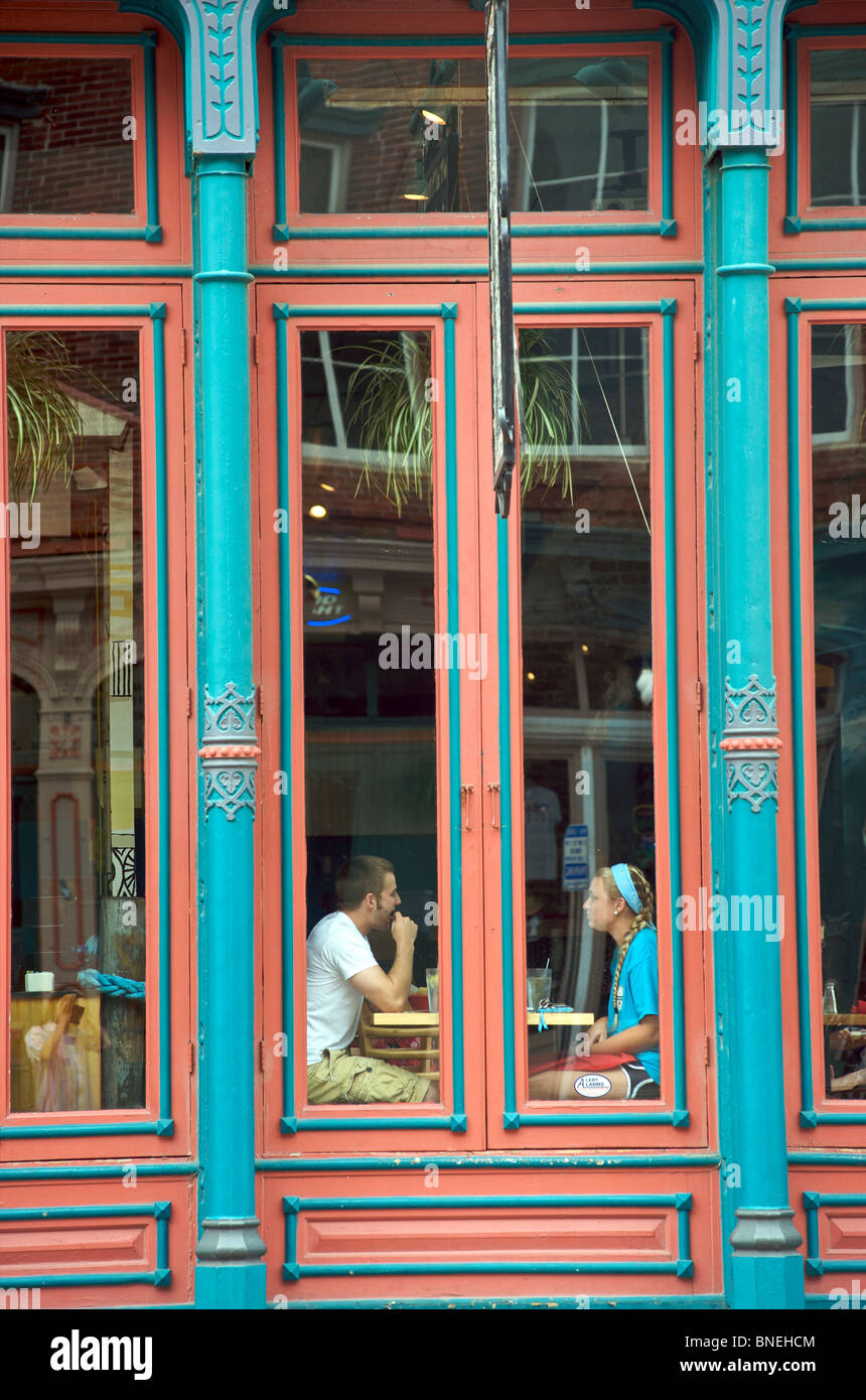 Couple sitting in restaurant Texmex centre-ville de Galveston, Texas, États-Unis Banque D'Images