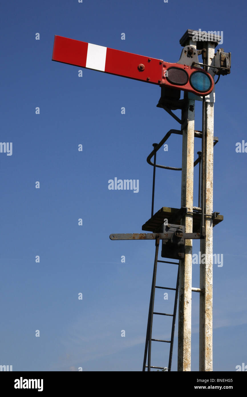 Un sémaphore chemin de signal. Banque D'Images