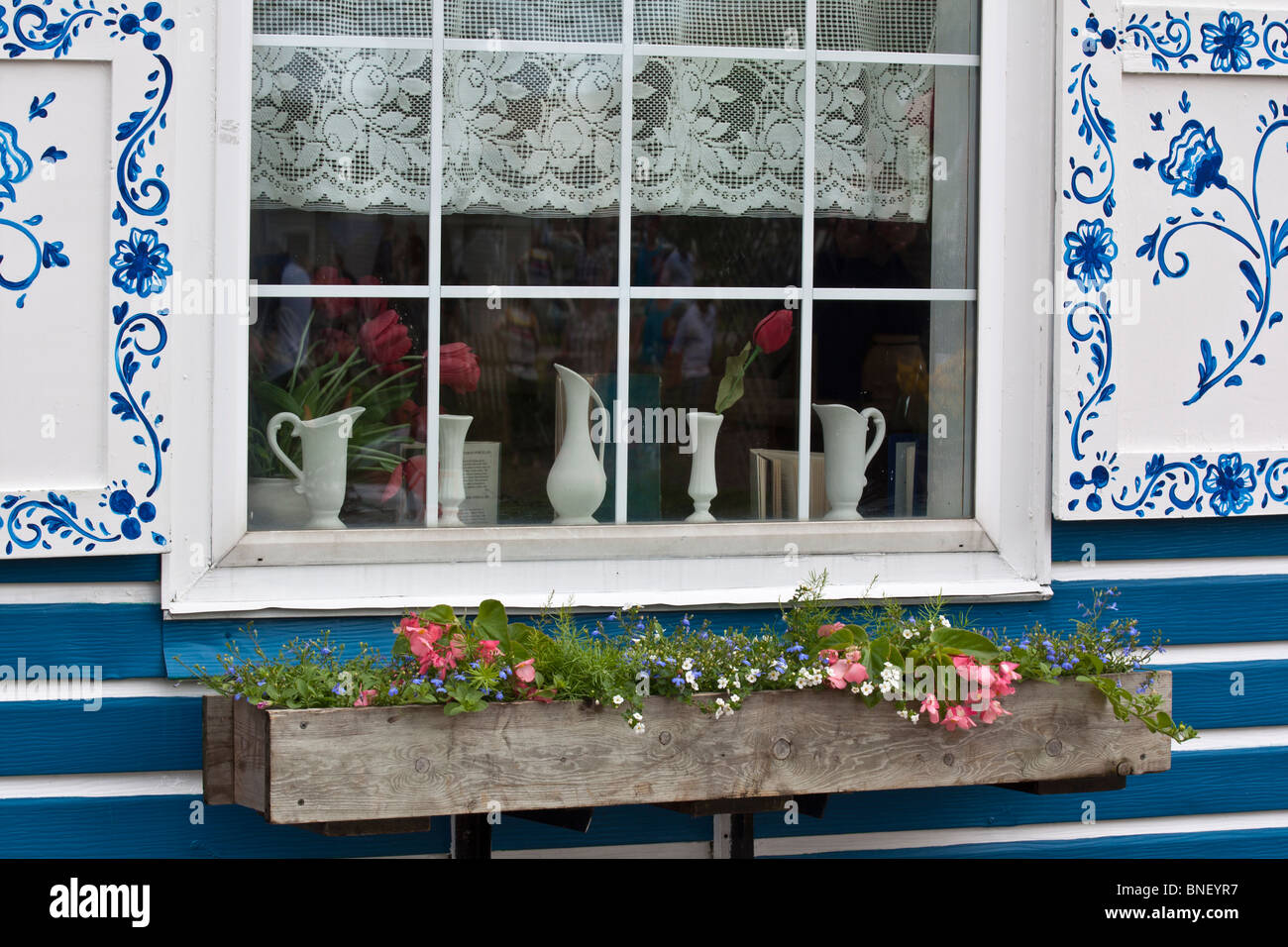 Holland Michigan MI Maison hollandaise traditionnelle peinte avec des fleurs sur le rebord de la fenêtre, images à vendre sur Alamy horizontal aux États-Unis US haute résolution Banque D'Images