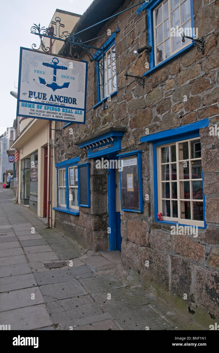 Tourné à l'extérieur de la face de la Blue Anchor pub à Helston, Cornwall. Banque D'Images