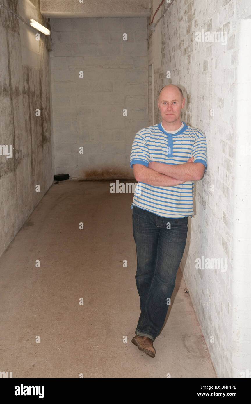 Mark Nattras, brasseur et l'un des copropriétaires de Lizard Ales, lézard, Cornwall - installé dans un ancien bunker nucléaire Banque D'Images