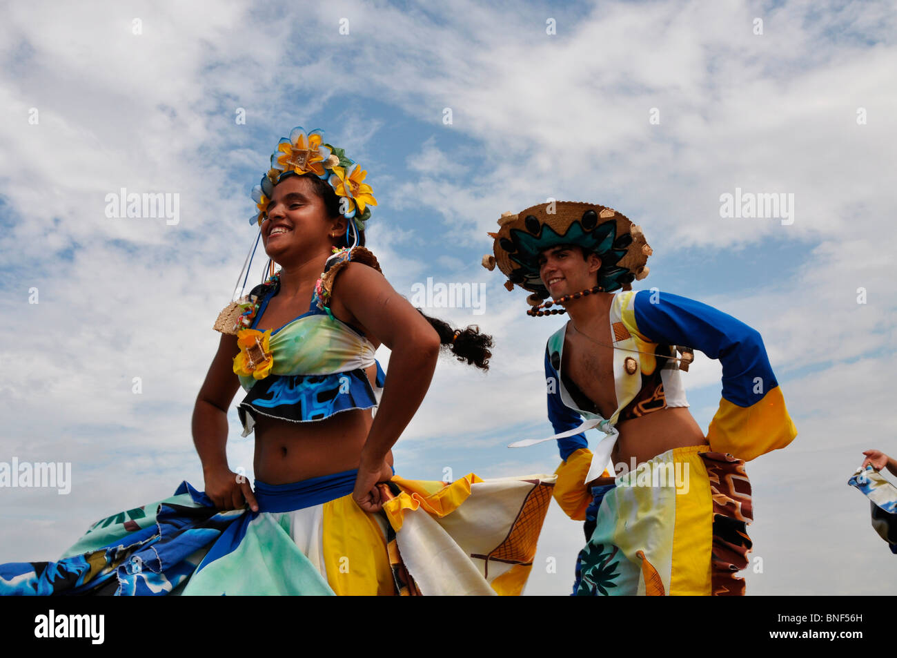 Jeune couple dansant dans un festival, Boi Bumba, Santarem, Brésil Banque D'Images